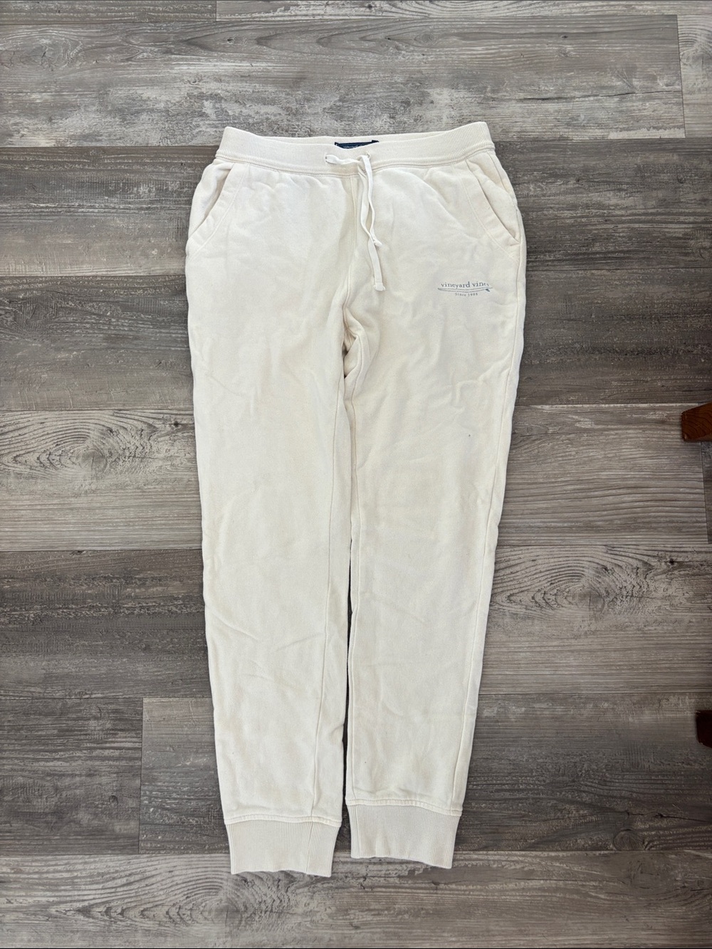 Vineyard Vines Men’s Cream Drawstring Jogger Pants
